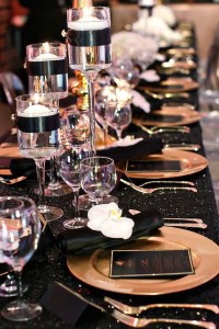 gold charger plate place settings